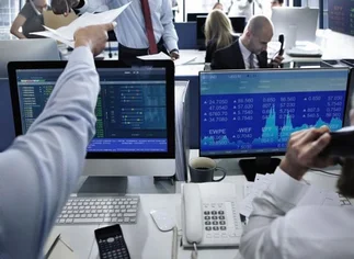 El escándalo de los cuadernos pega en los mercados y bonos privados caen 22% en dos días
