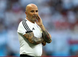¿Sampaoli no se va de la empresa?: qué sucede cuando un CEO fuerza el pago de una cláusula de rescisión millonaria