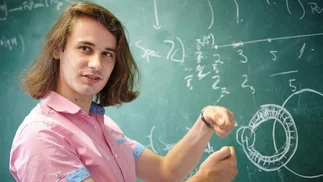 Rechazó u$s100.000 a los 27 años y ahora gana el 'Nobel' de las matemáticas