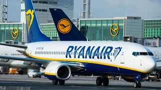 Otra aerolínea 'low cost' en problemas y con huelgas