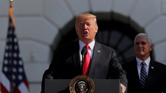 Donald Trump advierte: 'Si me someten a un impeachment, el mercado podría colapsar y todos seríamos más pobres'