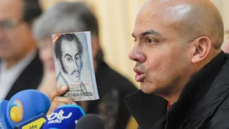 Aliado de Hugo Chávez advierte: 'Nicolás Maduro teme que su propia gente lo mate'