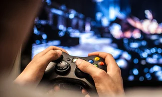 China aplica la 'ley seca' a los videojuegos y provoca pérdidas millonarias a Apple