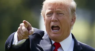 Trump le advirtió a Apple que si quiere pagar menos impuestos, fabriquen sus productos en EE.UU.