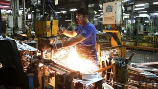 La actividad metalúrgica volvió a caer y las fábricas operan a menos del 40%