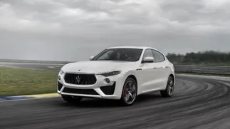 Maserati inauguró su primer local oficial en la Argentina y presentó cuatro modelos