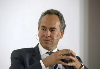 El plan de Mindlin para financiar la construcción de una mega planta de fertilizantes