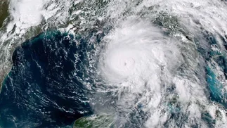 El 'histórico' huracán Michael ya golpea Florida y temen daños catastróficos