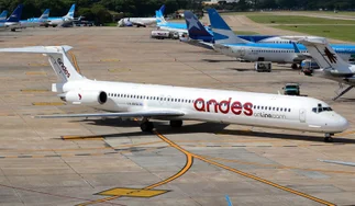 Andes se reduce un 40%: despedirá empleados, devolverá aviones y cancelará rutas