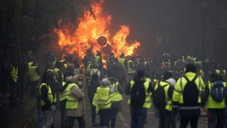 Infierno en Francia: más de 1.700 detenidos por las protestas de los 'chalecos amarillos'