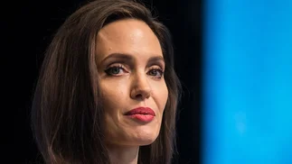 ¿En bancarrota?: afirman que Angelina Jolie vive de los préstamos de Brad Pitt