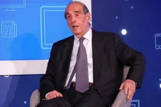 El economista que escucha Milei advirtió el impacto que causaría una devaluación del dólar