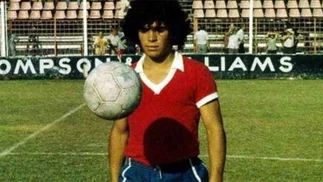 'Profe, tengo un amigo mejor que yo': el día que Maradona llegó a Argentinos