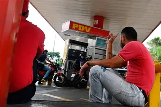 En Venezuela, un huevo cuesta igual que 93,3 millones de litros de combustible