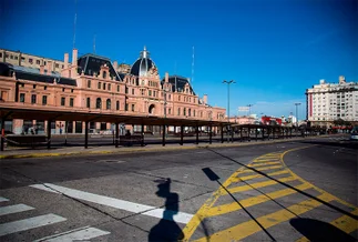 En Constitución, la Policía pide DNI a pasajeros en el marco del operativo por la marcha