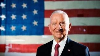 Murió Ross Perot, millonario que quiso romper bipartidismo en EE.UU.