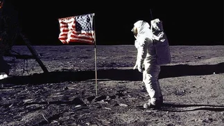 Una empresa de corpiños diseñó los trajes de astronautas que llegaron a la Luna