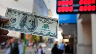 Dólar hoy: en la City porteña vuelve a bajar hasta los $58,12