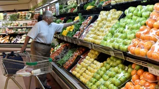 Qué alimentos incluir en tu dieta si te cuesta tomar mucha agua todos los días