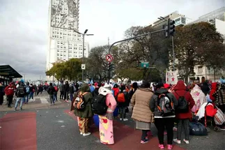 Un legislador de Javier Milei desafió a un líder piquetero