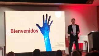 Desde Argentina, McDonald's 'da clase' sobre empleo joven a todo el mundo