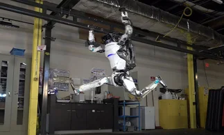 Video: Atlas, el robot de Boston Dynamics, cada vez más humano
