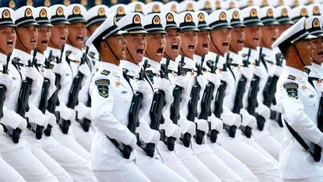 China celebra el 70° aniversario del comunismo con un desfile militar