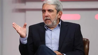 Aníbal Fernández dijo que De Pedro debería 'cerrar el pico'