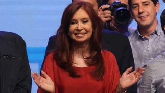 Tras elecciones, Cristina Kirchner viaja a Cuba por enfermedad de Florencia