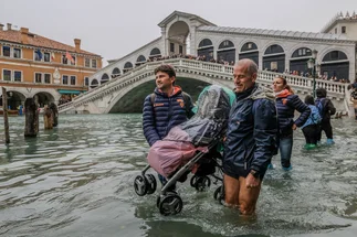 Dos muertos y más del 80% de Venecia bajo agua por la histórica Acqua Alta