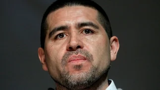 Riquelme denuncia irregularidades en la elección y exige presencia de Macri