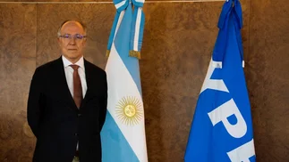 Guillermo Nielsen asumió la presidencia de YPF