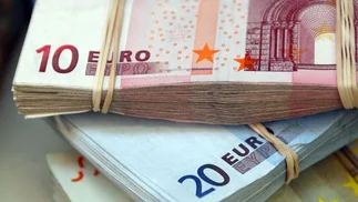 ¿Cuánto son 100 euros Blue en pesos argentinos?