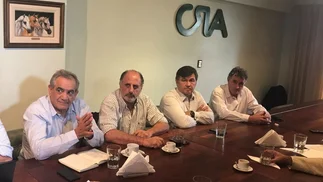 Mesa de Enlace rechazó el cierre de las exportaciones de maíz