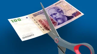 Sueldos: suspensiones enfrentan a empresas, CGT y Moyano