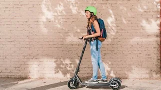 Moto, monopatín o bicicleta eléctrica: precio y cuál conviene más