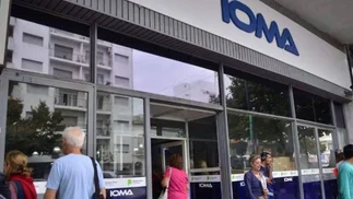 ¿Cuánto cobra una cuidadora por IOMA en 2025?