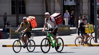 Alarma entre los deliverys de apps por las deudas que registra el sector por préstamos