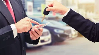 Fallo contra un plan de ahorro por la demora en la entrega de una camioneta