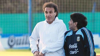 Oscar Ruggeri reveló una triste situación sobre Maradona