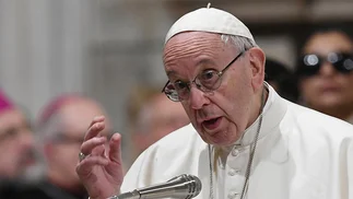 El papa Francisco se someterá a una operación de abdomen