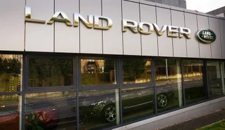 No trabajó 800 días, Land Rover lo echó: insólito final del caso