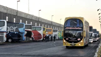 Micros de larga distancia: el Gobierno flexibiliza cómo identificar valijas y bultos