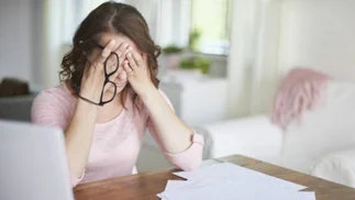 Síndrome del impostor: qué es y por qué afecta más a las mujeres