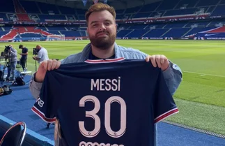 Chicana de Ibai a Gustavo López durante la presentación de Messi
