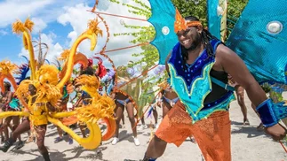 Barbados celebra ser una nueva república y despide a la reina