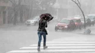 Lluvias y tormentas en medio país: recomendación y consejos por alerta amarilla y naranja