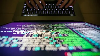 Ciberataques: el riesgo no termina cuando se apaga el sistema