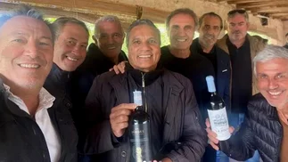 La Selección campeona del 86 lanza 2 vinos: cuánto cuestan