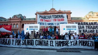 La Marcha Federal piquetera culminó con acto en Plaza de Mayo